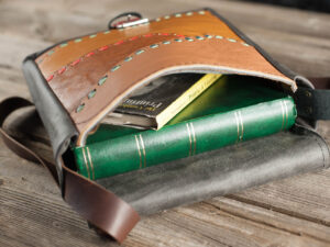 Skórzana torba listonoszka A4 handmade Śladem Kota